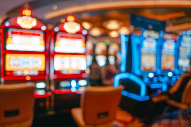 Live dealer revealing community cards